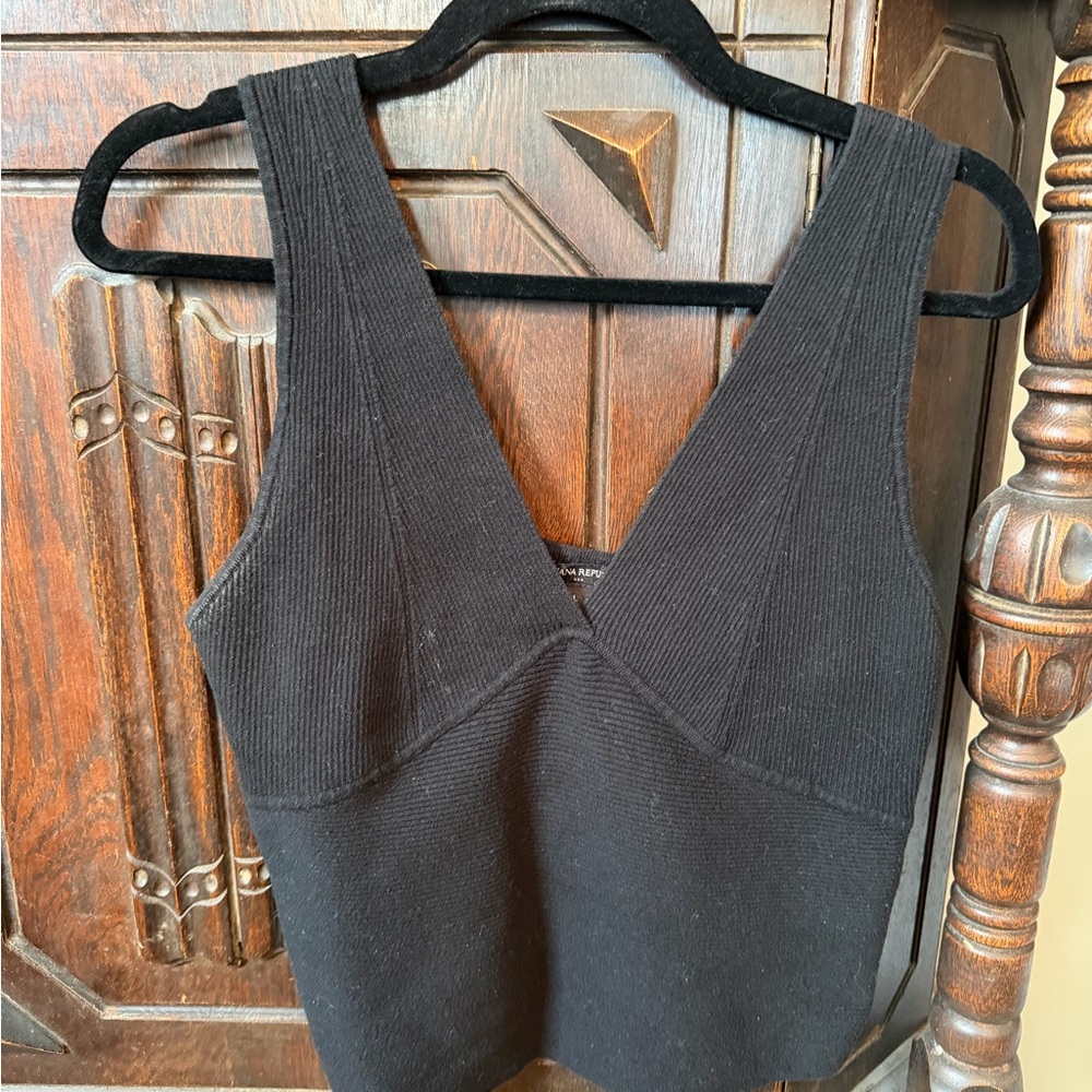 Banana Republic Black Sleeveless Knit Top